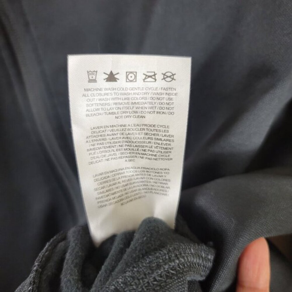 Nike Men's Black and Red Falcons Zip Hoodie - Picture 11 of 12